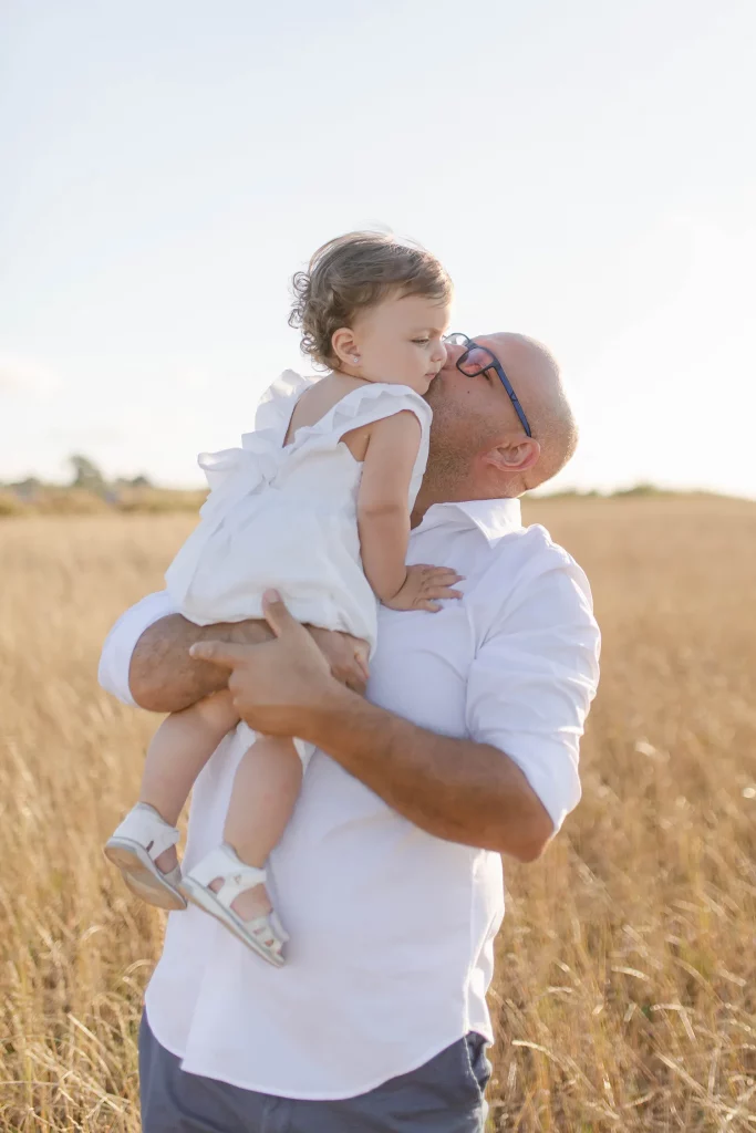 Fotografia di famiglia in un campo di grano, Calabria