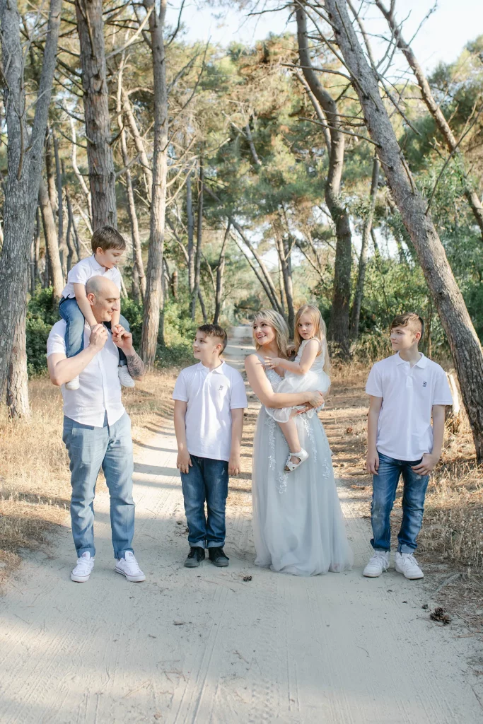 Fotografia famiglia numerosa pineta Calabria