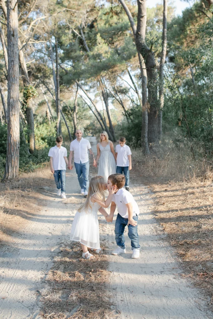 Fotografia famiglia numerosa pineta Calabria