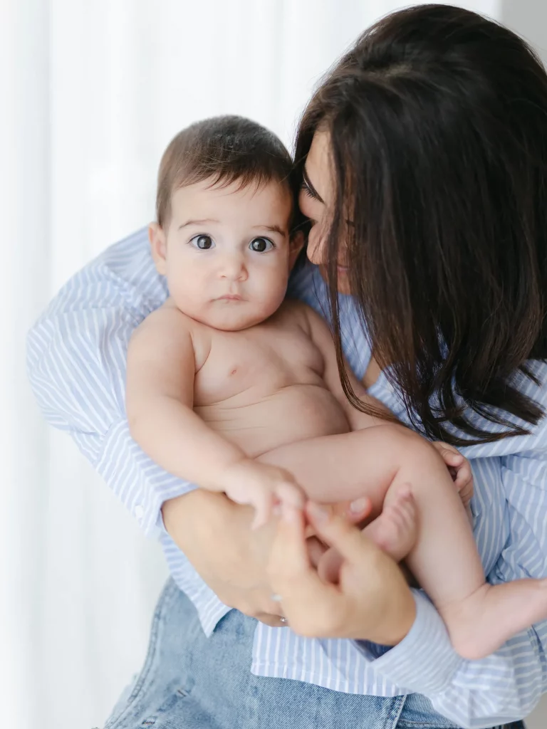 Fotografia neonato allattamento al seno