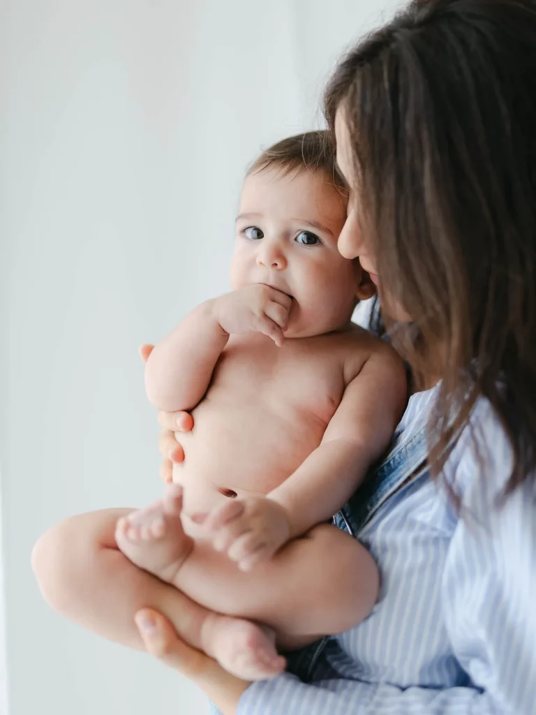 Fotografia neonato allattamento al seno