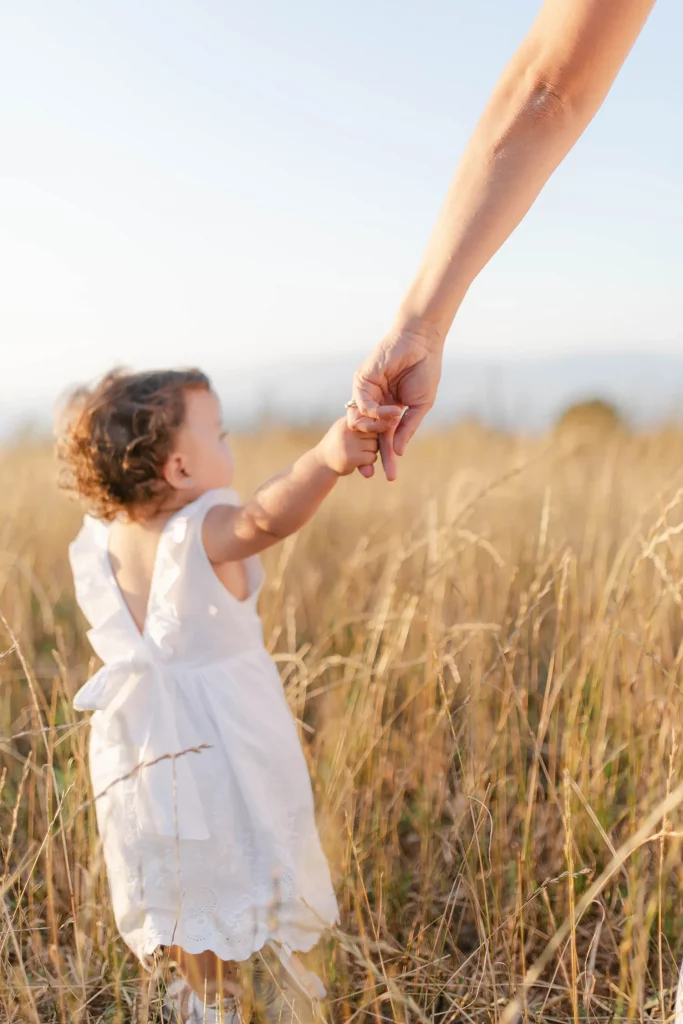 Fotografia di famiglia in un campo di grano, Calabria