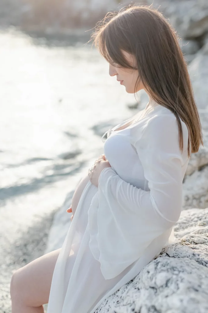 Foto gravidanza di coppia sulla spiaggia, Calabria
